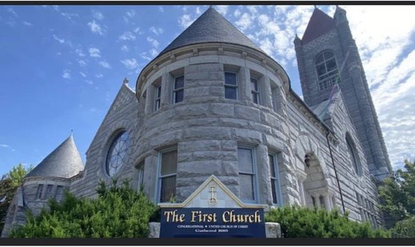 First Church Thrift Shop is located inside the Church at 1 Concord St Nashua NH.