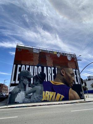 Kobe and Gianna Mural at 400 S 8th St (Arts District) by royyaldog