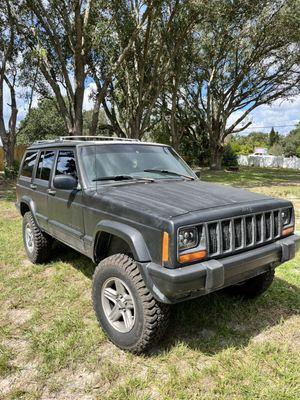 Wife's 4.5 inch lift on XJ