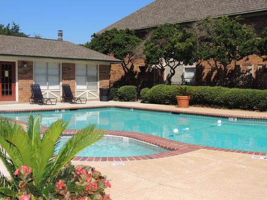 Greenacres Village apartments, pool area