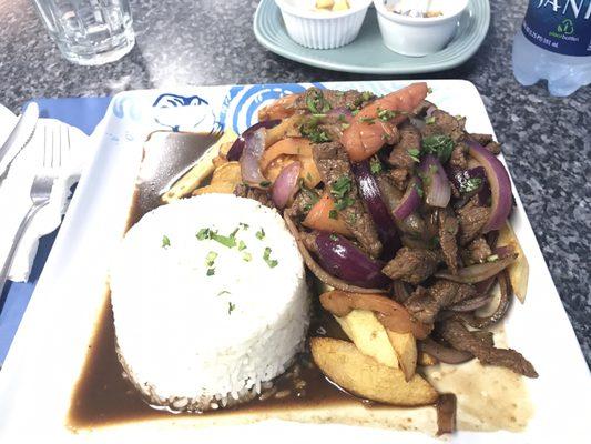 Lomo saltado