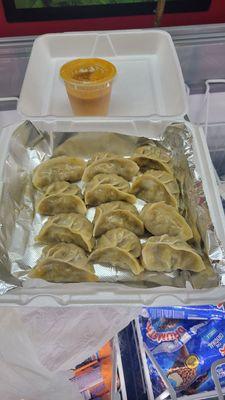 Veggie momos