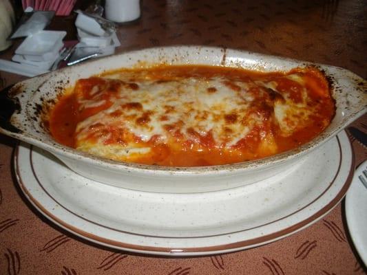 Sampler trio. Manicotti, lasagna & 2 ravioli.