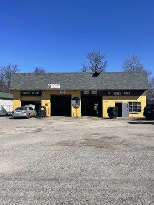 Moes Auto Services & Tires