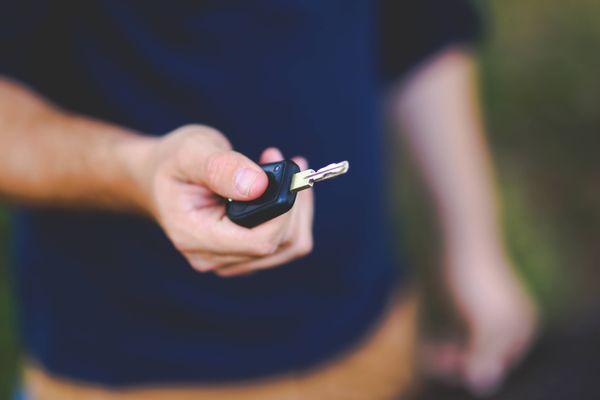 Highmark Valet - Guest handing over key fob