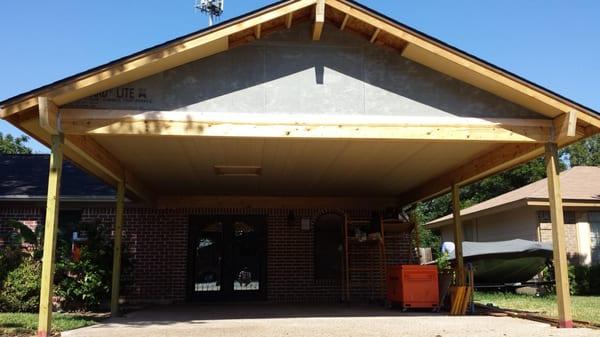 Another great progress photo of this large carport. 