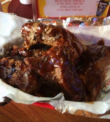 The menu said one pound of ribs, but I think it's a very generous pound.  Quick, courteous and clean!  Will be back.