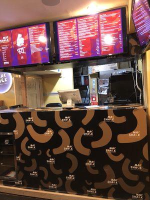 Restaurant in Brooklyn called Mac shack Updated counter