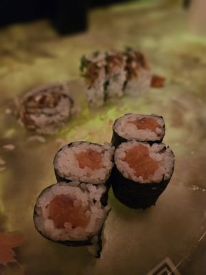 Salmon roll