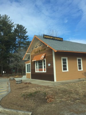 Dunkin Donuts of Dedham -- 14 Dedham Street, Dedham         Storefront