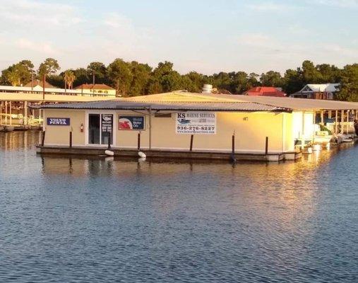 Located at Lake Conroe, SH Walden Marina, G-Dock North.
  Outside Parking plus 6 covered slips with Lifts, Workshop and Office.