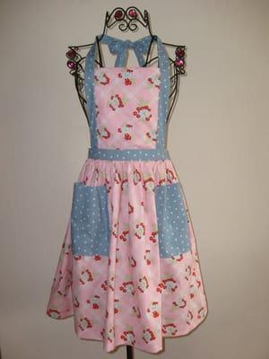 Ladies Vintage Style Apron