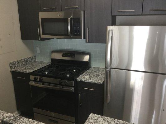 Stainless Steel Appliances w/ Granite Counter Tops