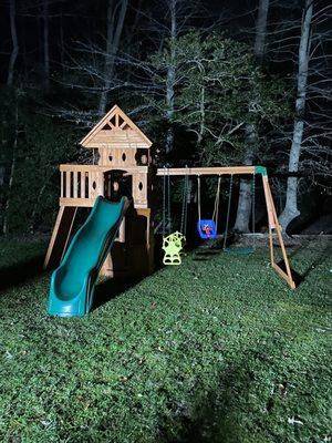 Backyard Discovery Woodland Cedar Swingset