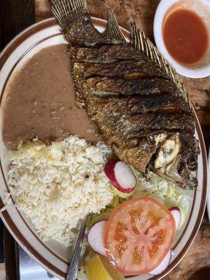 Pescado moharro (fried fish)