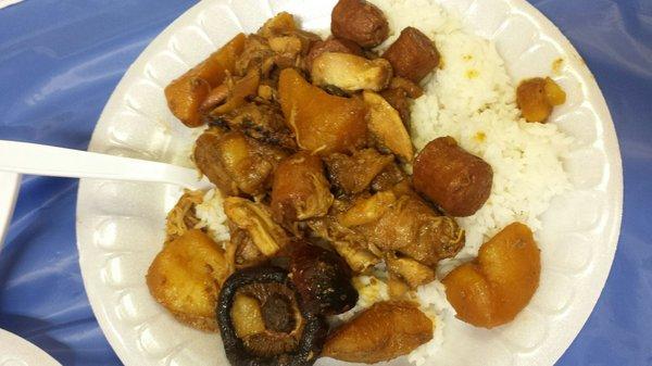 Chicken mushrooms and Chinese sausage (church lunch 10/1/17)