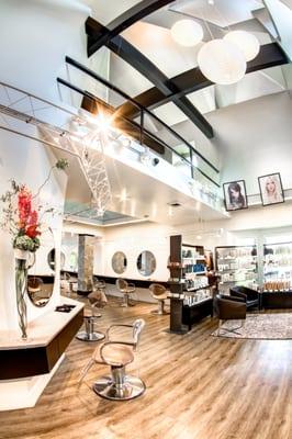 Salon Hazelton