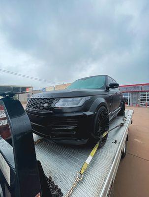 Towing this beautiful Range Rover in Thousand Oaks