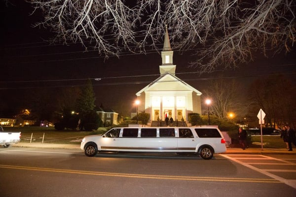 Navigator Stretch Limousine - Perfect for Larger Wedding Parties