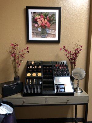 Makeup station in the spray tan room