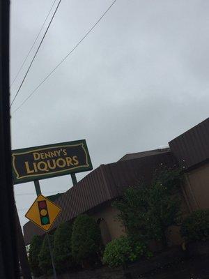 Dennys Liquors