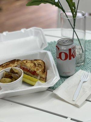 Grilled cheese and seasoned potatoes