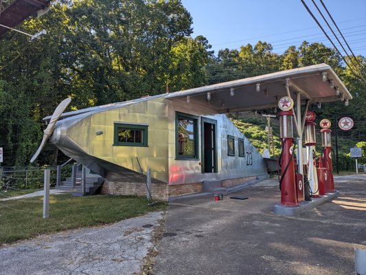 Airplane Filling Station, Knoxville