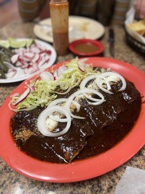 Mole enchiladas