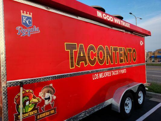 TACONTENTO Is a food truck that we did a review on in Independence Missouri please check it out at FinFlam.com