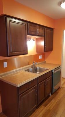 1st floor 2Br end unit now for rent. Apt features easy in easy out location, updated kitchen and appliances, updated bathroom...