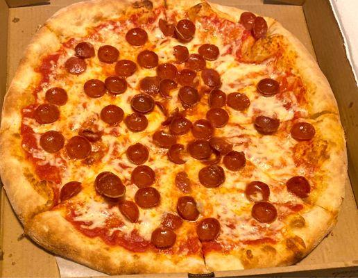 Large pepperoni pizza