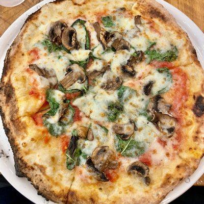 Margherita pizza with mushrooms