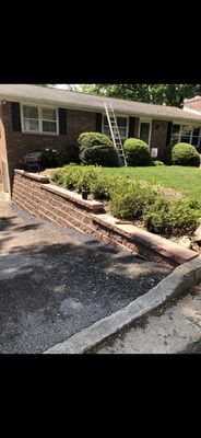 Driveway retaining wall