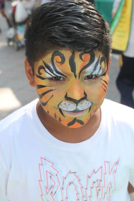 Cool face painting!