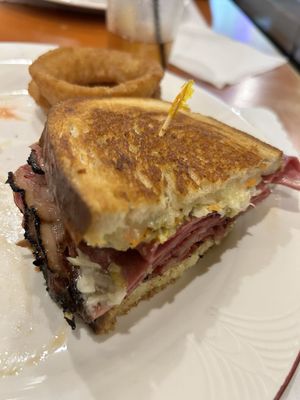 Brooklyn Sandwich with Onion Rings