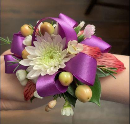 Small Wrist Corsage