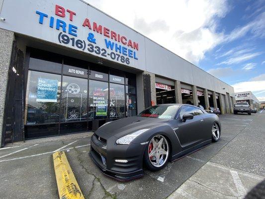 2018 Nissan GT-R in for New Wheels & Tires