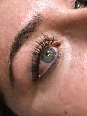 Classic lash extensions.