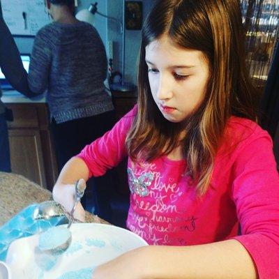 Chelsea making bath bombs