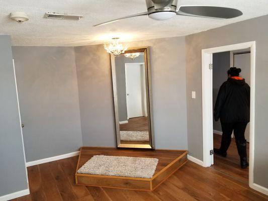 Dressing room for bridesmaids in the upstairs suite