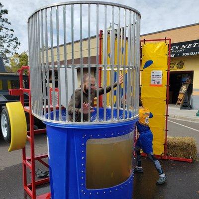 Celebrity Dunk Tank