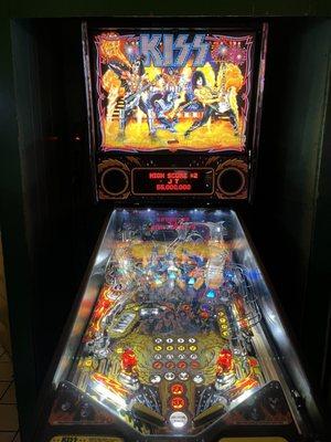 Kiss pinball machine