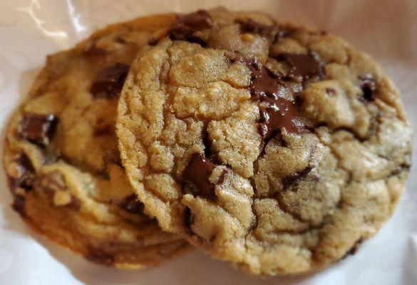 OOey GOOEY Chocolate Chip Cookies