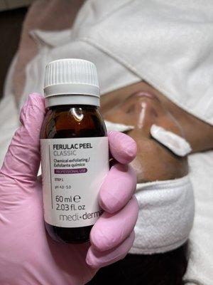 Chemical peel to treat acne, scars, stretch marks, aging, pigmentations.