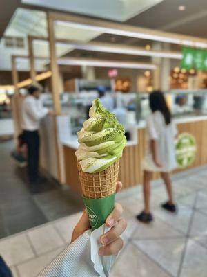 Matcha Vanilla Swirl ($6.40)