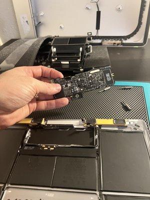 Repair Macbook 12"