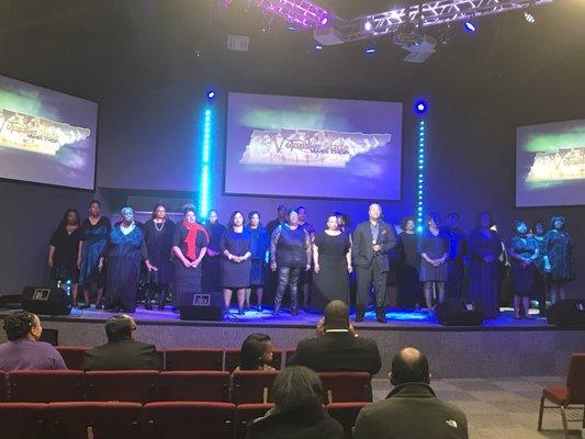 The Tennessee Volunteer Mass Choir singing City of David.