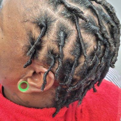 Fresh starter locs (comb coils) using CutzNLocs flaxseed gel