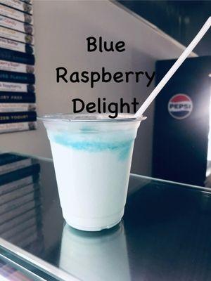 Blue Raspberry Delight (slushie + ice cream)