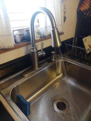 New Moen kitchen faucet installed -- gorgeous!